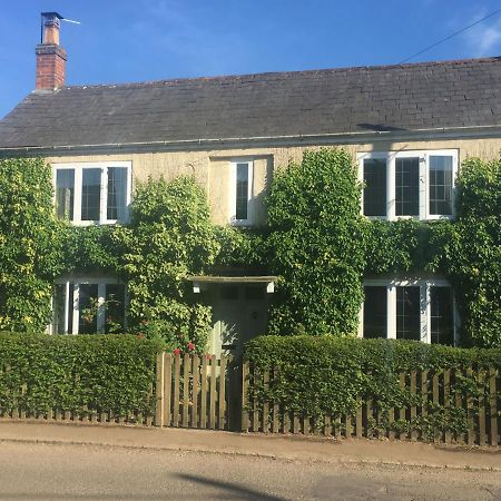 Ivy Cottage B And B Buckingham Esterno foto